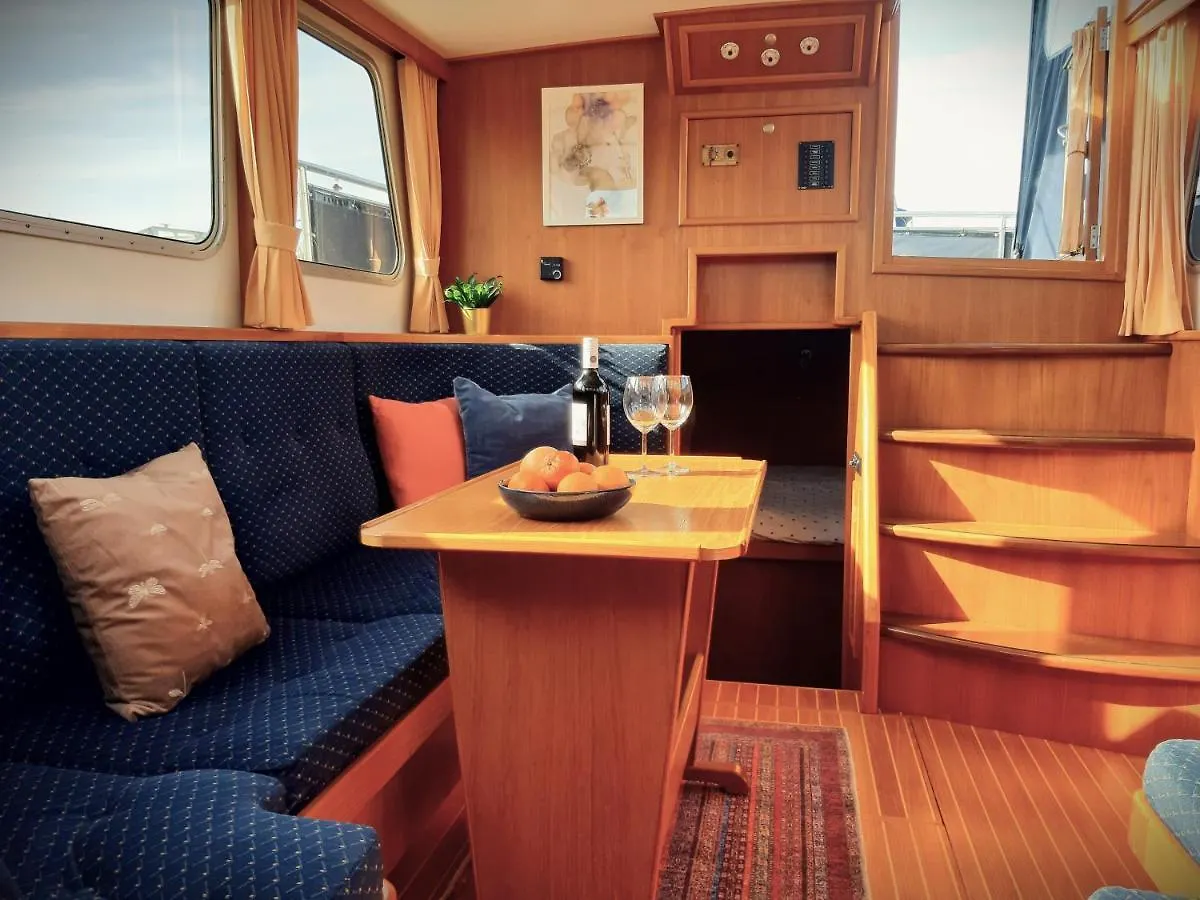 ספינת מלון מלון אמסטרדם Motor Yacht Amazone